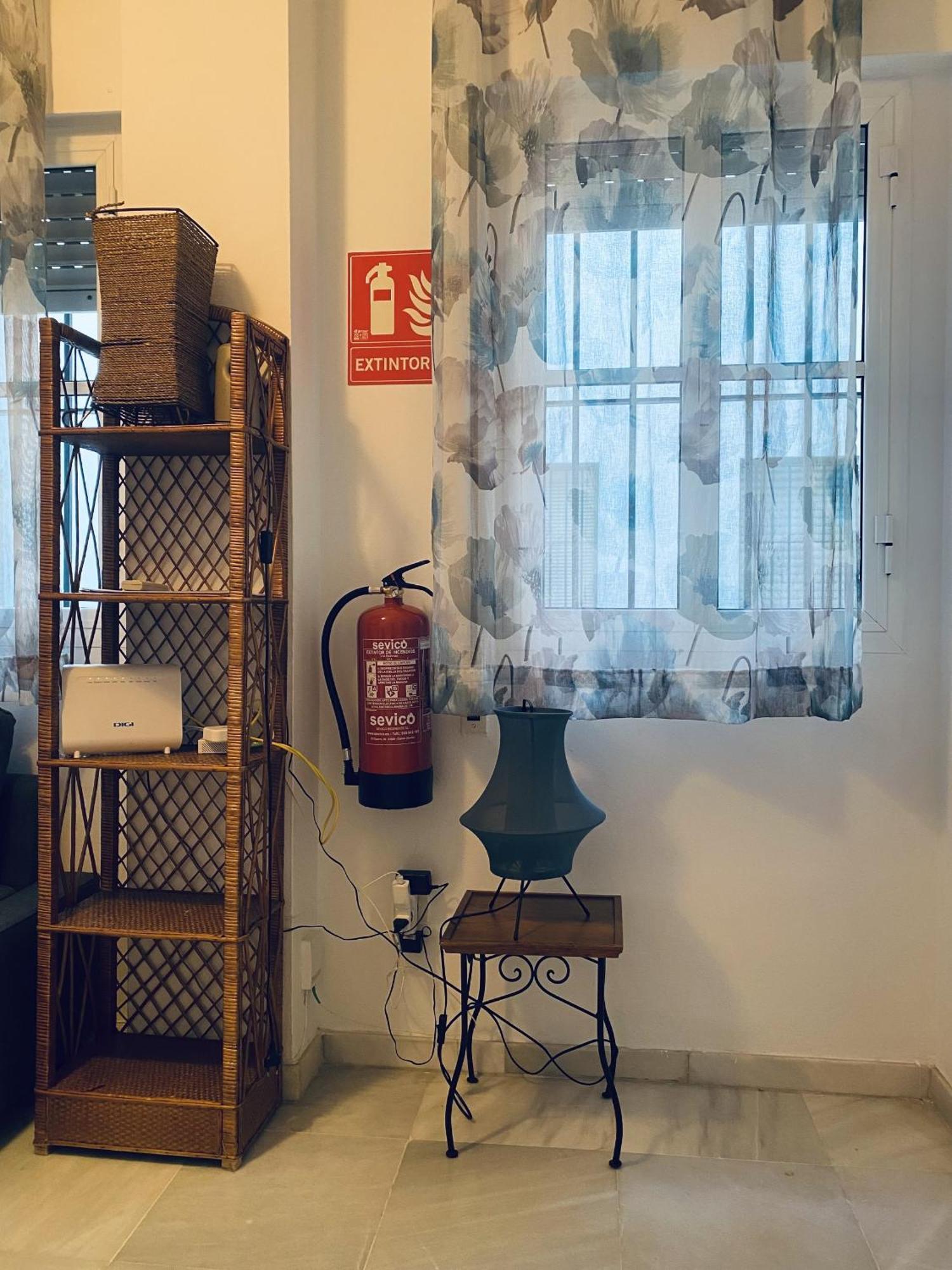 Luminoso Y Amplio En El Centro Historico De Appartamento Siviglia